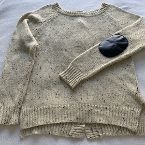 🌷2 for $18🌷button back sweater w/elbow patches